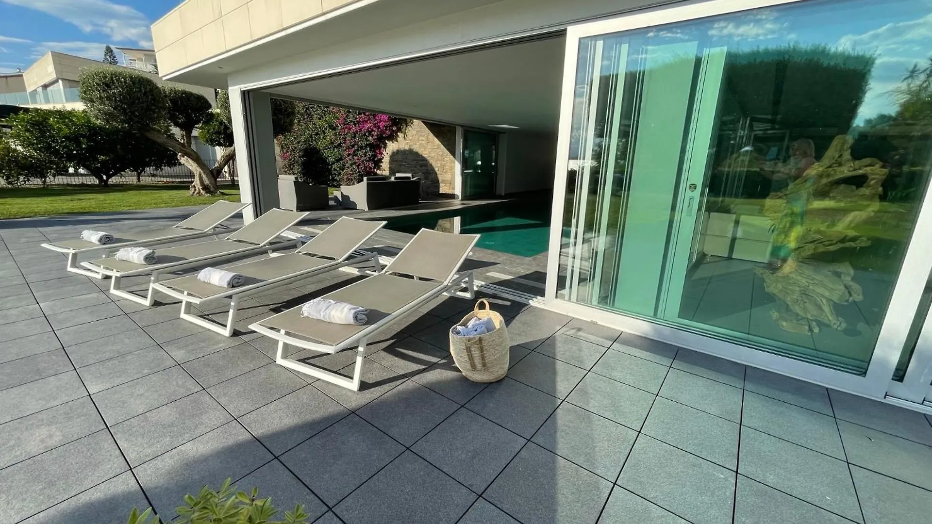 Casa Llosa Roses 0*,  Spain